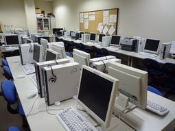 国際学部・文学部リサーチルーム